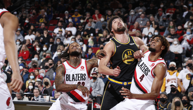 天津队轻取福建队，克莱带队取胜