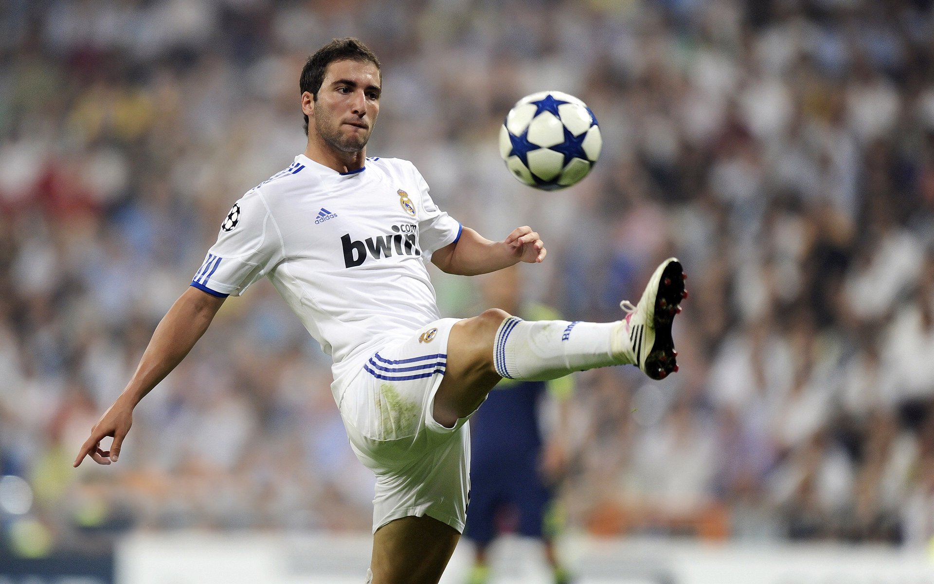 萨卡统治全场,当英伦利刃刺穿比利时强压,比利亚雷亚尔战术的黄昏