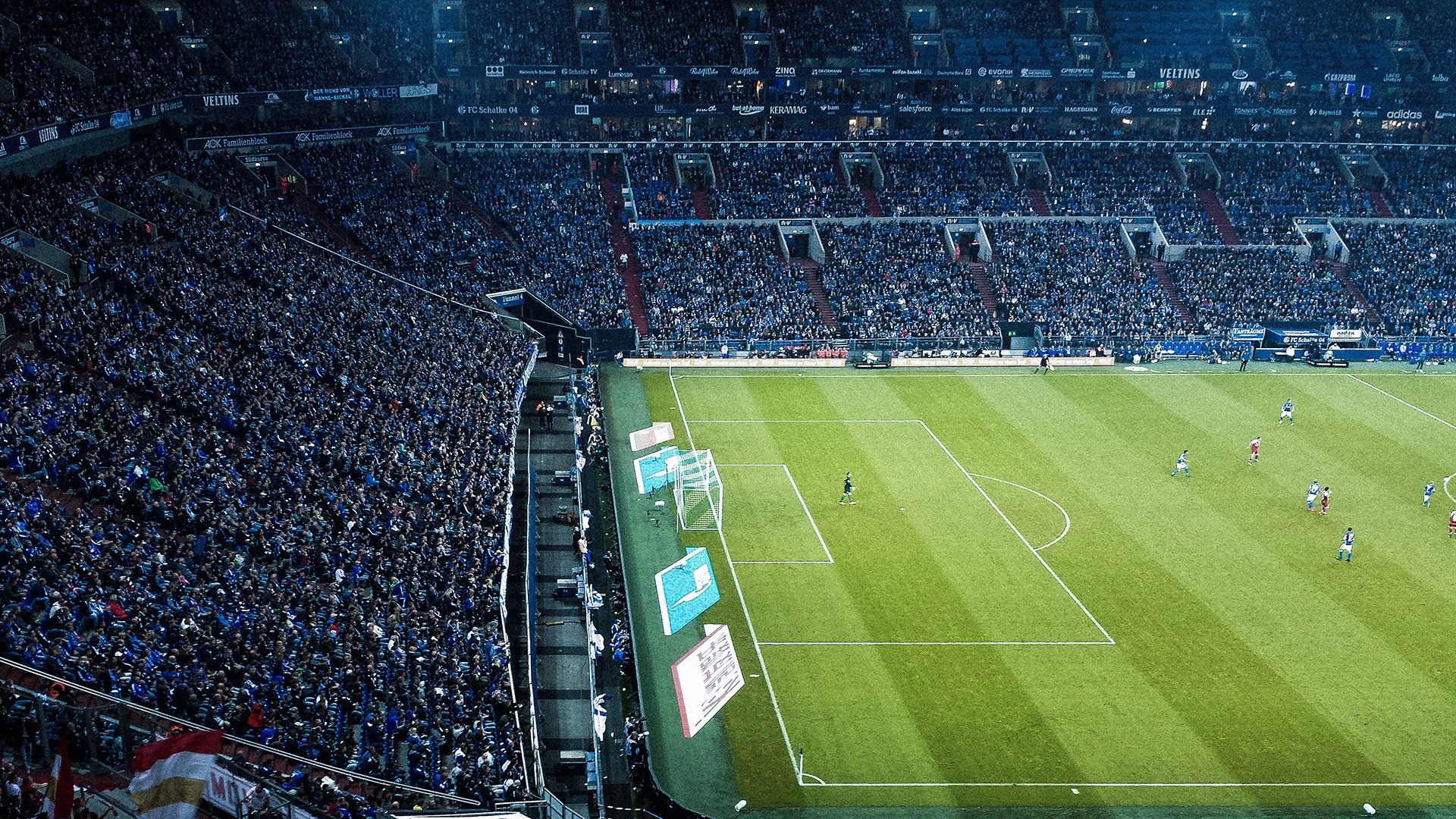 德甲争冠战焦点战,佛罗伦萨斩落冰岛,足球版图上的意外与必然