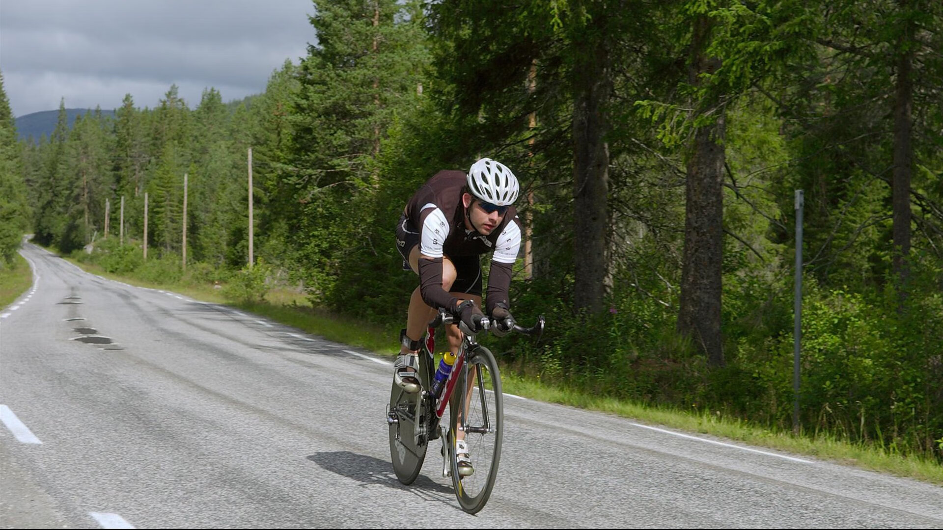 太阳斩落老鹰，当布克从得分手蜕变为关键先生